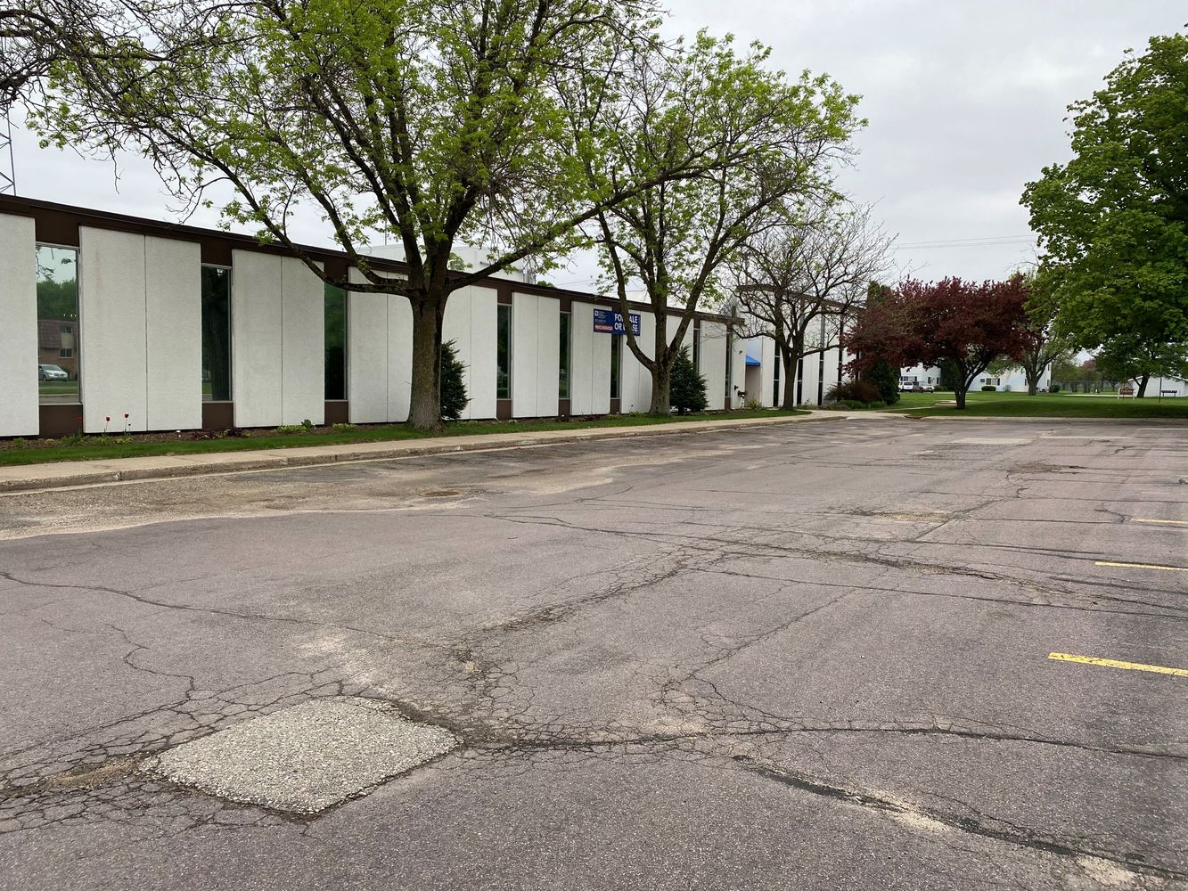 Waseca Office/Industrial - 299 Johnson Ave. - Lease: 299 Johnson Ave SW, Waseca, MN 56093